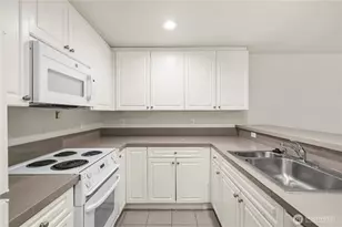321 10th Ave S, Seattle, WA 98104 - Photo 8