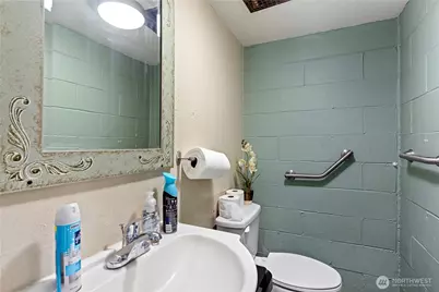 325 E Main Street, Auburn, WA 98002 - Photo 10