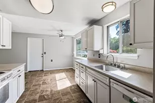 802 Oakcrest Dr SE, Lacey, WA 98503 - Photo 12