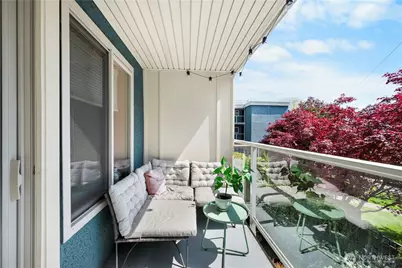 1730 Taylor Avenue N #302, Seattle, WA 98109 - Photo 2