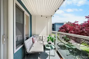 1730 Taylor Ave N, Seattle, WA 98109 - Photo 2