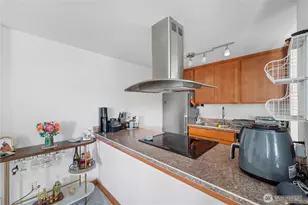1730 Taylor Ave N, Seattle, WA 98109 - Photo 8