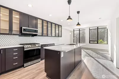 2716 Elliott Avenue #310, Seattle, WA 98121 - Photo 8