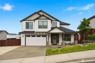 618 E Tanoak Ave, La Center, WA 98629 - Photo 1