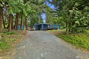 1828 Lake Dr, Camano Island, WA 98282 - Photo 4