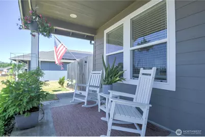410 Herren Avenue, Winlock, WA 98596 - Photo 2