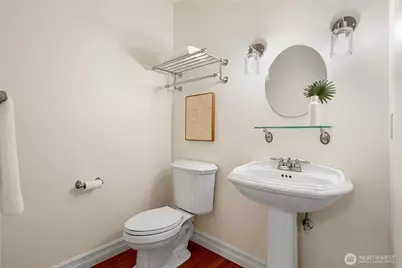 1528 NE 97th St, Seattle, WA 98115 - Photo 24