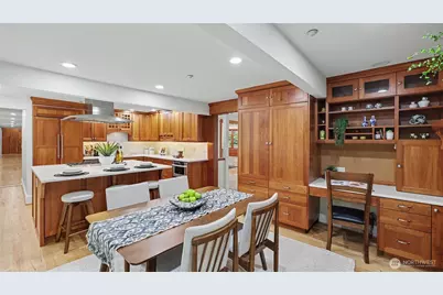 10555 SE 28th Street, Beaux Arts, WA 98004 - Photo 14