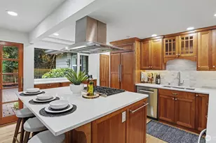 10555 SE 28th St, Beaux Arts, WA 98004 - Photo 10