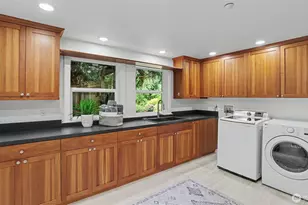 10555 SE 28th St, Beaux Arts, WA 98004 - Photo 30