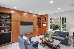 10555 SE 28th St, Beaux Arts, WA 98004 - Photo 18