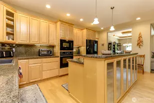 7607 46th St NW, Gig Harbor, WA 98335 - Photo 4