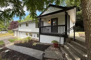 607 244th St SW, Bothell, WA 98021 - Photo 2