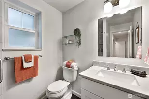 318 NE 59th St, Seattle, WA 98105 - Photo 22