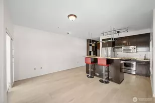 1026 NE 65th St, Seattle, WA 98115 - Photo 14