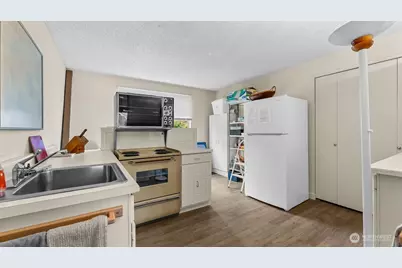 15964 NE 15th Street #A10, Bellevue, WA 98008 - Photo 38