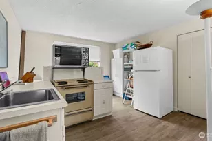 15964 NE 15th St, Bellevue, WA 98008 - Photo 38