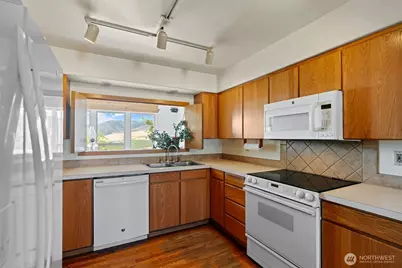 723 Burbank Creek Road, Yakima, WA 98901 - Photo 12