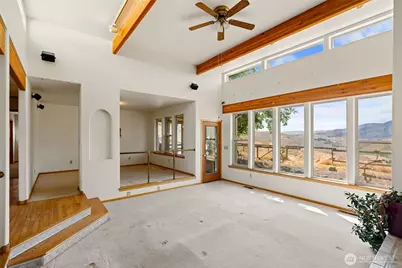 723 Burbank Creek Road, Yakima, WA 98901 - Photo 8