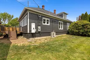 1218 E Marine View Dr, Everett, WA 98201 - Photo 32