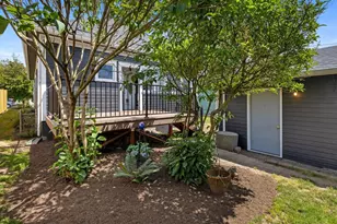 1218 E Marine View Dr, Everett, WA 98201 - Photo 34