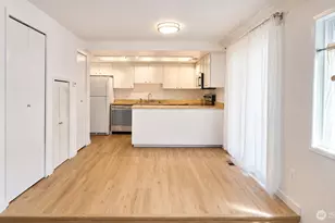12716 NE 120th St, Kirkland, WA 98034 - Photo 6