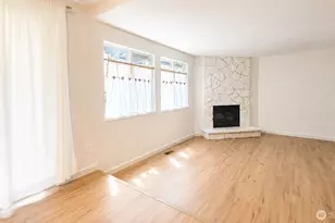 12716 NE 120th St, Kirkland, WA 98034 - Photo 4