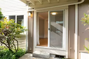 12716 NE 120th St, Kirkland, WA 98034 - Photo 16