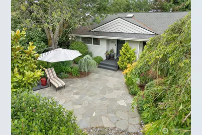 1829 NW 201st Street, Shoreline, WA 98177 - Photo 2