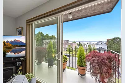 2619 Rucker Avenue #6, Everett, WA 98201 - Photo 2