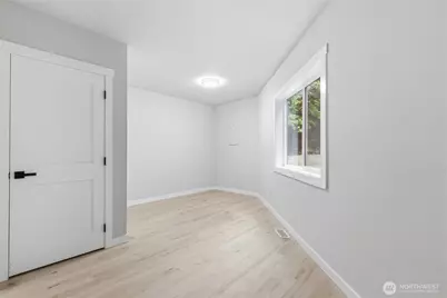 10953 N Madison Avenue NE, Bainbridge Island, WA 98110 - Photo 10
