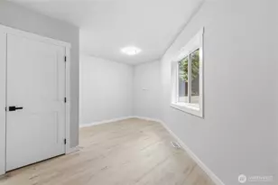 10953 N Madison Ave NE, Bainbridge Island, WA 98110 - Photo 10