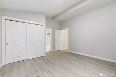10953 N Madison Avenue NE, Bainbridge Island, WA 98110 - Photo 18