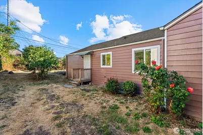 2131 S Bennett Street, Seattle, WA 98108 - Photo 24