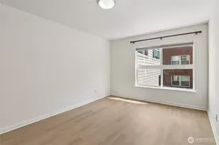 621 5th Ave N, Seattle, WA 98109 - Photo 12