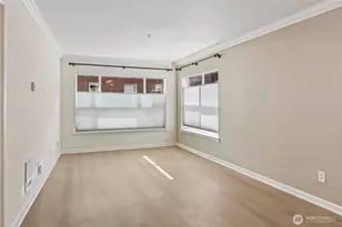 621 5th Ave N, Seattle, WA 98109 - Photo 2
