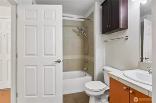 621 5th Ave N, Seattle, WA 98109 - Photo 8