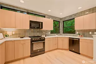 14151 Komedal Rd NE, Bainbridge Island, WA 98110 - Photo 8
