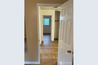2305 S Pinebrook Lane, Des Moines, WA 98198 - Photo 18