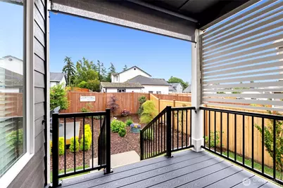 501 SW Fairway Drive, Oak Harbor, WA 98277 - Photo 14