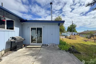 915 W 11th St, Port Angeles, WA 98363 - Photo 28