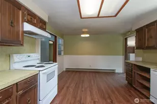 915 W 11th St, Port Angeles, WA 98363 - Photo 6