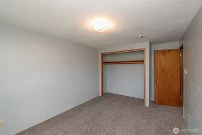 915 W 11th St, Port Angeles, WA 98363 - Photo 16