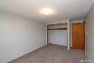 915 W 11th St, Port Angeles, WA 98363 - Photo 16