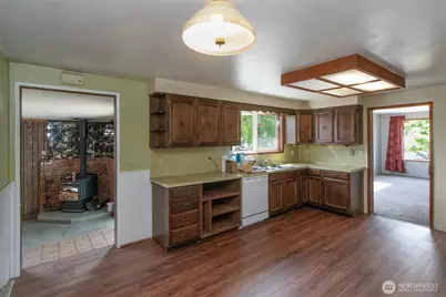 915 W 11th St, Port Angeles, WA 98363 - Photo 8