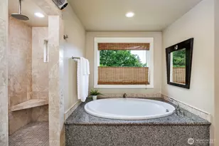 11034 Phinney Ave N, Seattle, WA 98133 - Photo 16