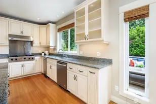 11034 Phinney Ave N, Seattle, WA 98133 - Photo 10
