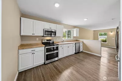 10208 McKinley Avenue E, Tacoma, WA 98445 - Photo 8