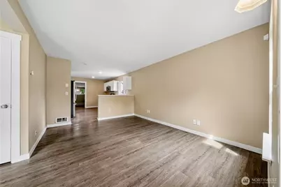 10208 McKinley Avenue E, Tacoma, WA 98445 - Photo 4