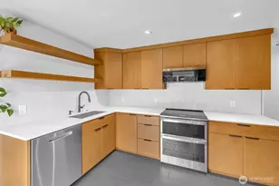 9101 Tacoma Ave S, Tacoma, WA 98444 - Photo 2